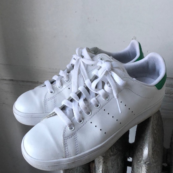 Adidas Stan Smiths - Picture 2 of 5